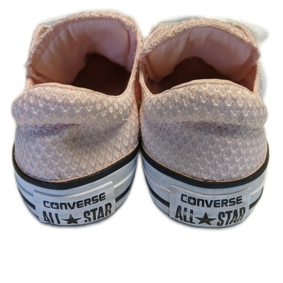 Converse All Stars low top blush pink sneakers - padded upper - women's size 5 - Picture 3 of 7